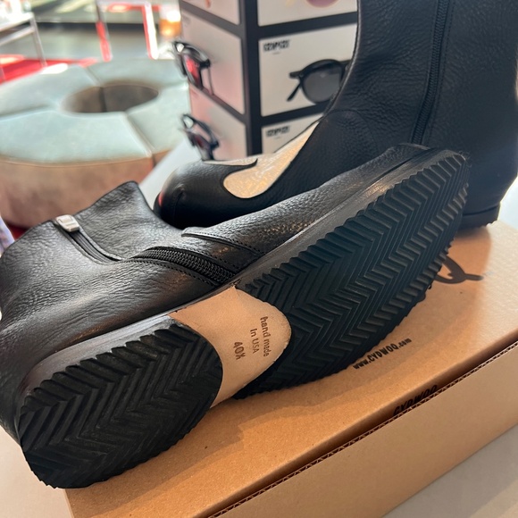 Cydwoq Love Boot in Black/Silver - Picture 7 of 10